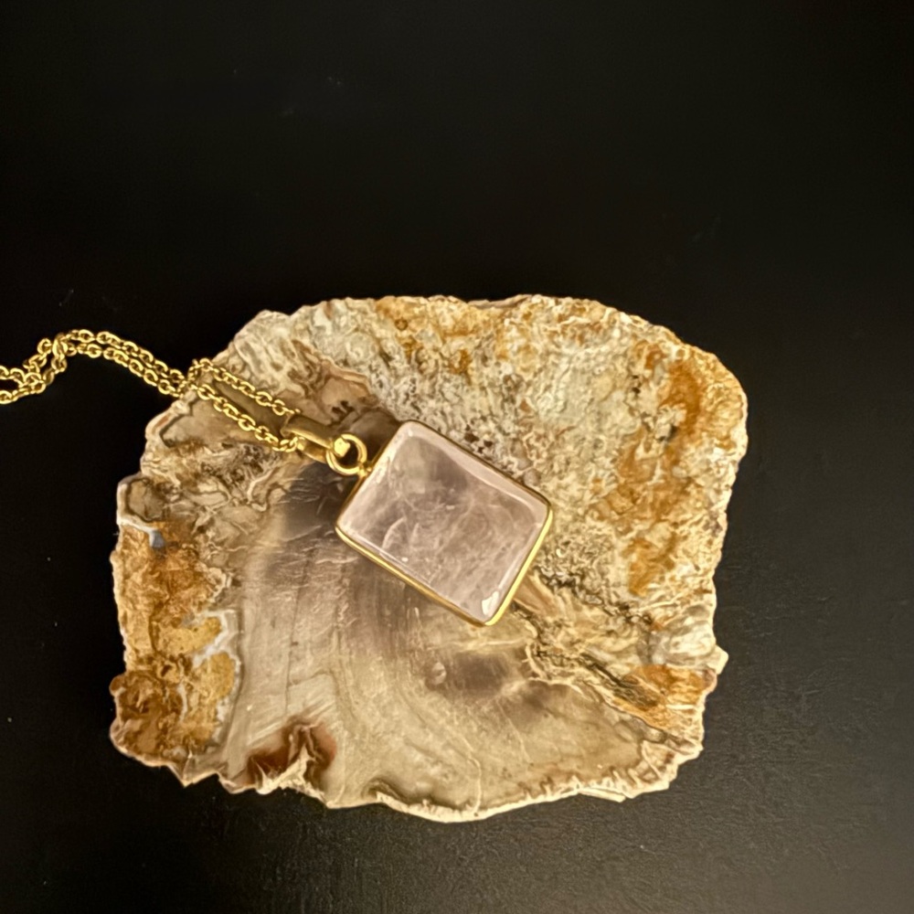 Handmade gold plated rose quartz necklace - Picture 3 of 5